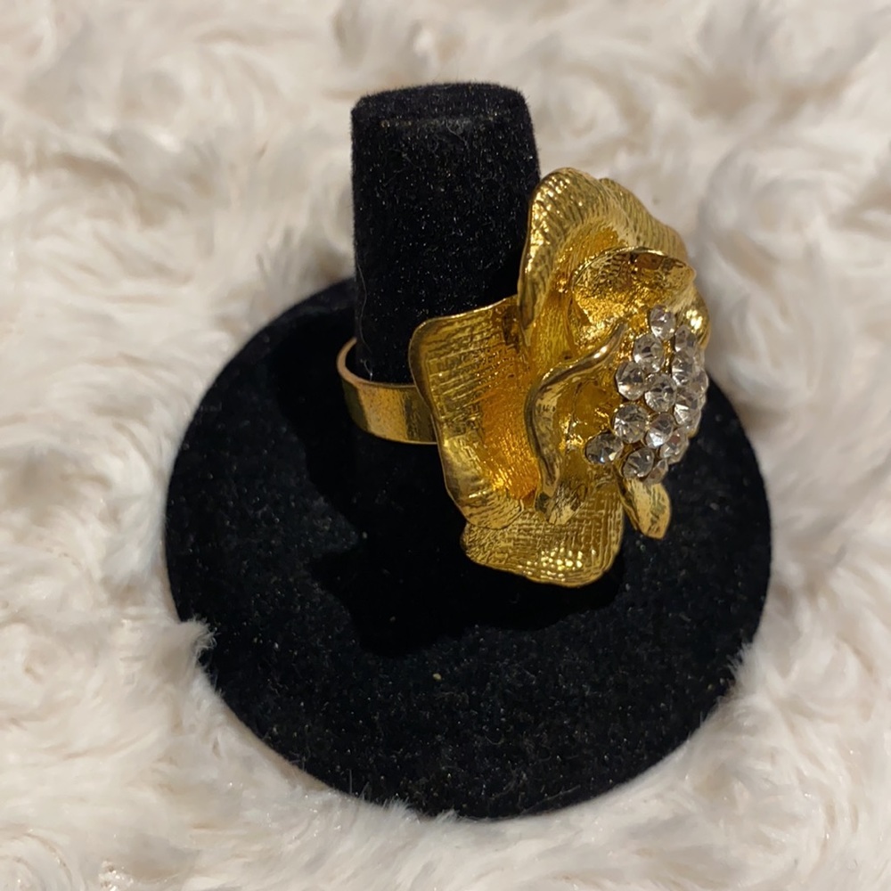 Cache Gold Rose Ring - Picture 4 of 9